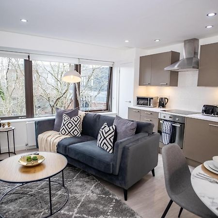 Pembroke House Apartments Exeter For Families Business Relocation Free Parking Exterior photo