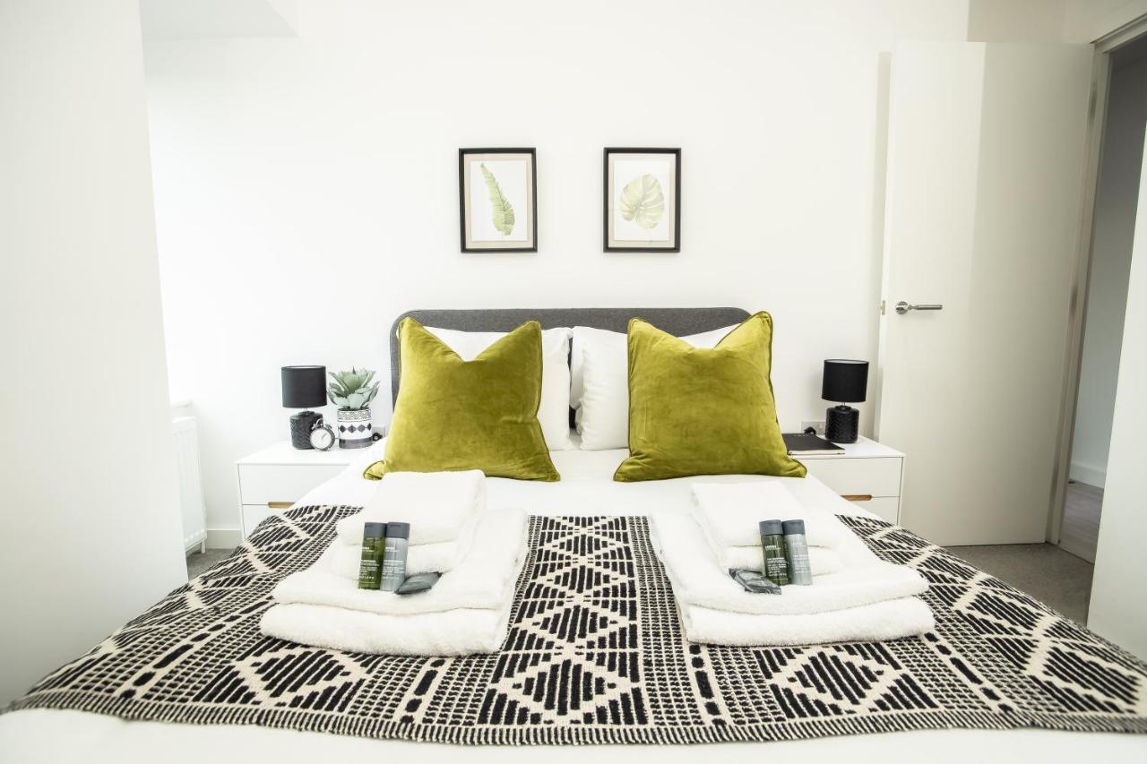 Pembroke House Apartments Exeter For Families Business Relocation Free Parking Exterior photo
