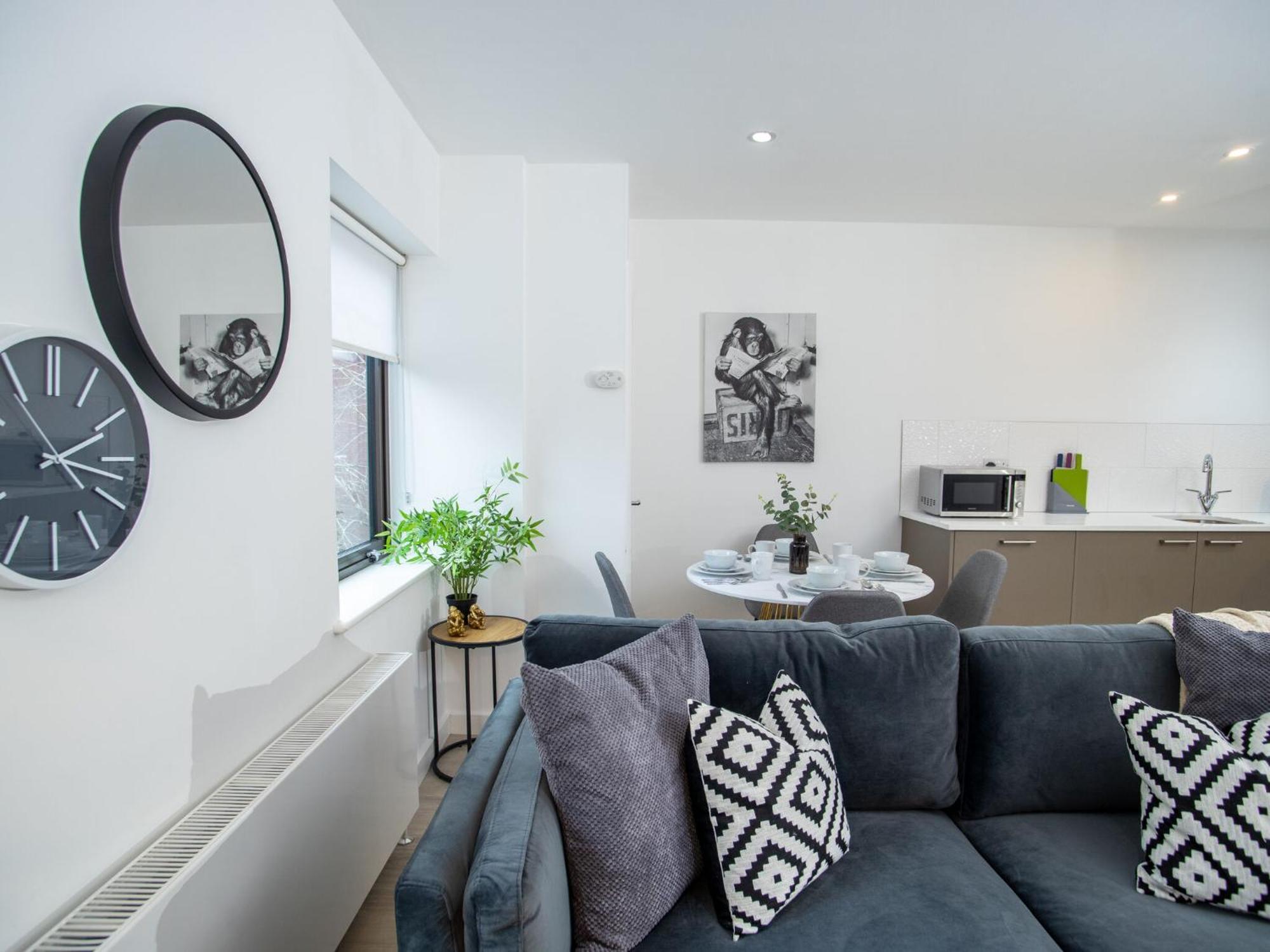 Pembroke House Apartments Exeter For Families Business Relocation Free Parking Exterior photo